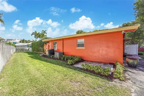 2600 NE 6th Court Fort Lauderdale FL 33304