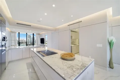 5000 Island Estates Drive Aventura FL 33160