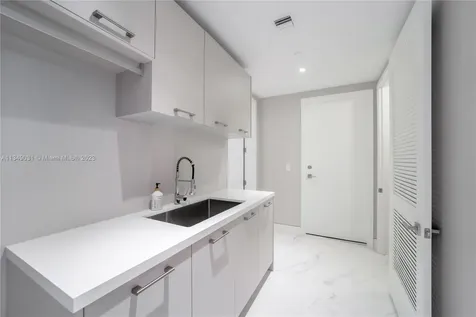 5000 Island Estates Drive Aventura FL 33160