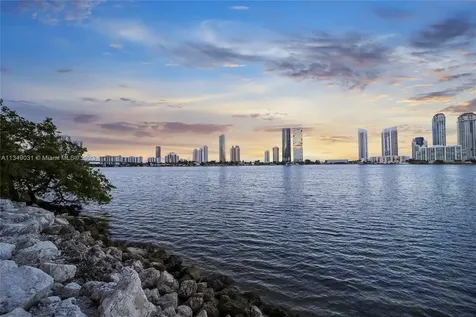 5000 Island Estates Drive Aventura FL 33160