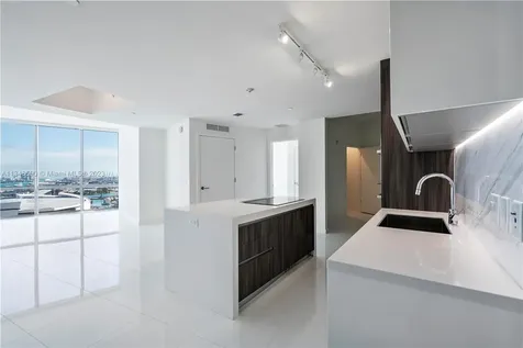 851 NE 1st Avenue Miami FL 33132