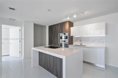 851 NE 1st Avenue Miami FL 33132