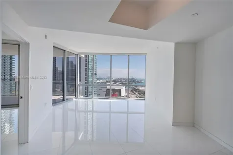 851 NE 1st Avenue Miami FL 33132