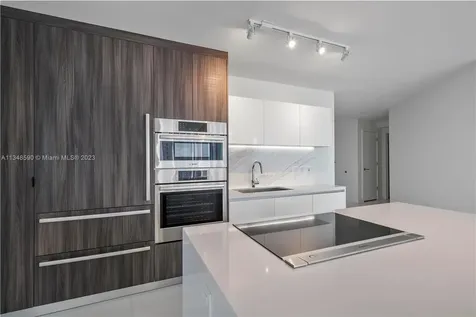 851 NE 1st Avenue Miami FL 33132