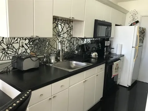100 Lincoln Road Miami Beach FL 33139