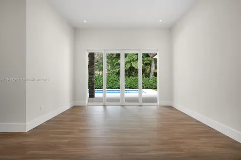 5300 SW 76th Street Miami FL 33143