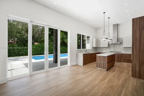 5300 SW 76th Street Miami FL 33143