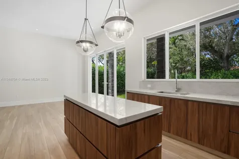 5300 SW 76th Street Miami FL 33143