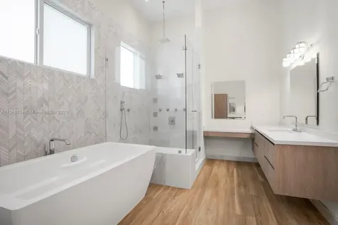 5300 SW 76th Street Miami FL 33143
