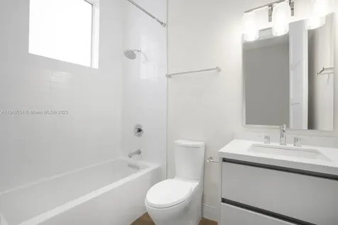 5300 SW 76th Street Miami FL 33143