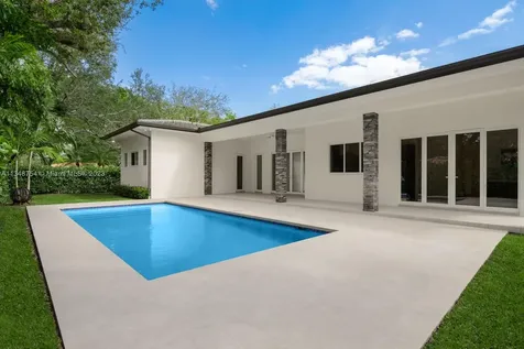 5300 SW 76th Street Miami FL 33143