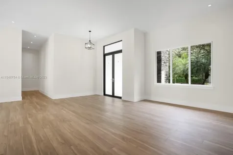 5300 SW 76th Street Miami FL 33143