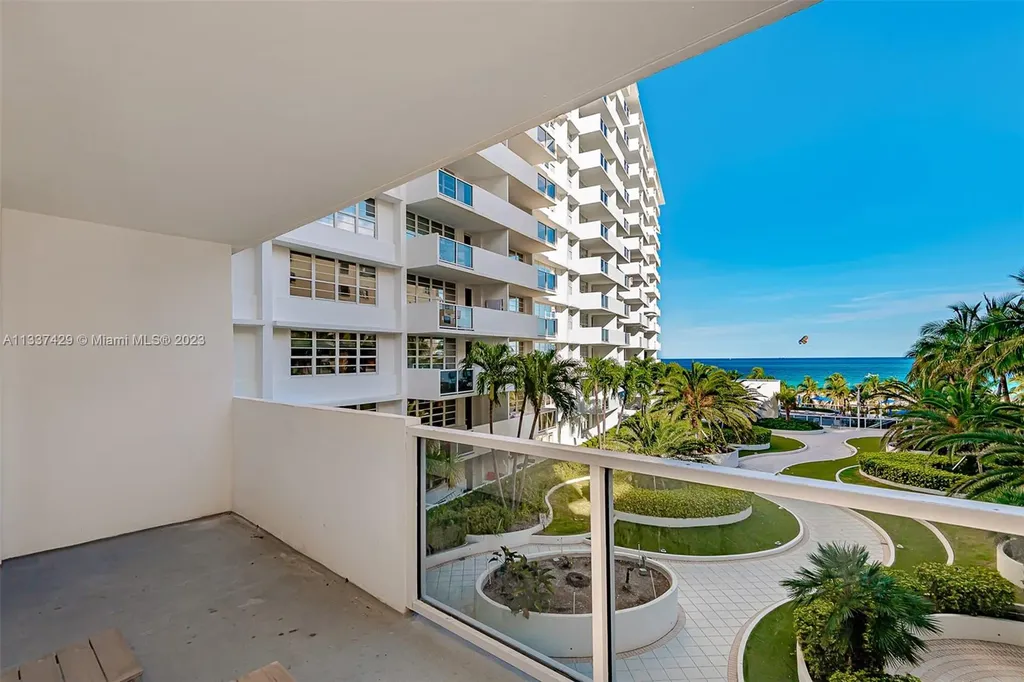 100 Lincoln Road Miami Beach FL 33139