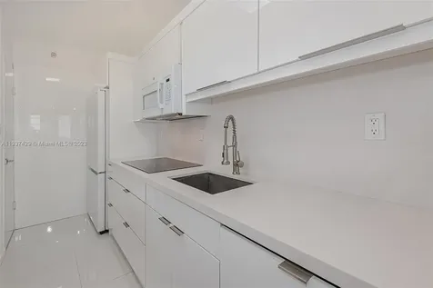 100 Lincoln Road Miami Beach FL 33139