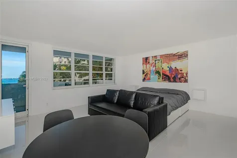 100 Lincoln Road Miami Beach FL 33139