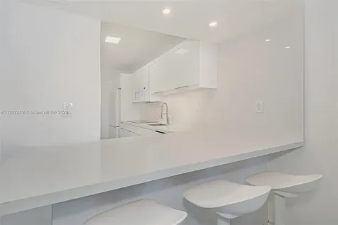 100 Lincoln Road Miami Beach FL 33139