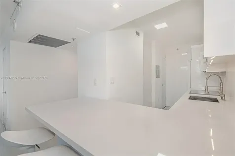 100 Lincoln Road Miami Beach FL 33139