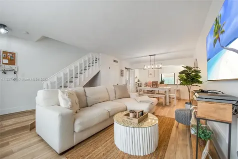 10117 SW 77th Court Miami FL 33156