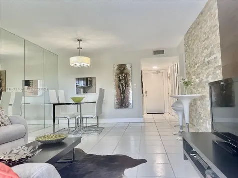 5100 Washington Street Hollywood FL 33021