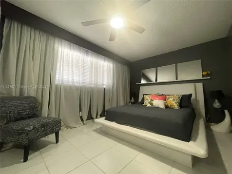 5100 Washington Street Hollywood FL 33021