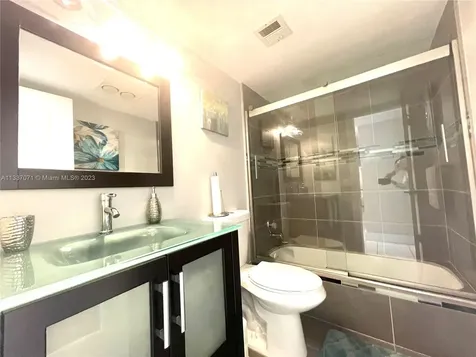 5100 Washington Street Hollywood FL 33021