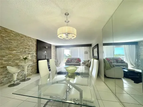 5100 Washington Street Hollywood FL 33021