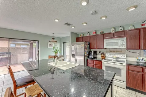 9060 NW 13th Street Plantation FL 33322
