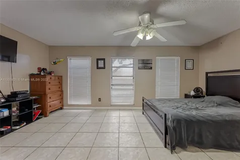 9060 NW 13th Street Plantation FL 33322