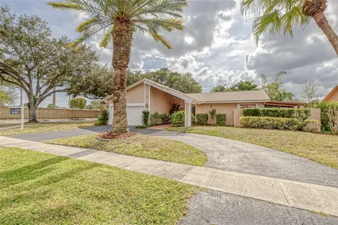 9060 NW 13th Street Plantation FL 33322