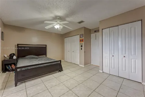 9060 NW 13th Street Plantation FL 33322