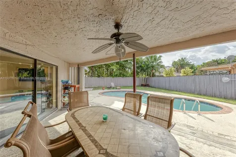 9060 NW 13th Street Plantation FL 33322
