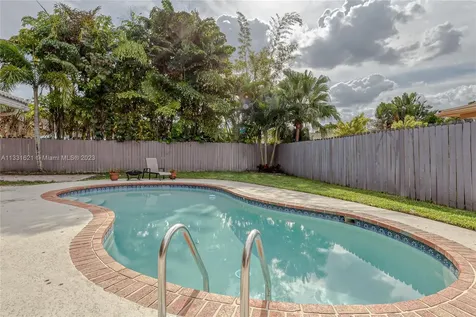 9060 NW 13th Street Plantation FL 33322