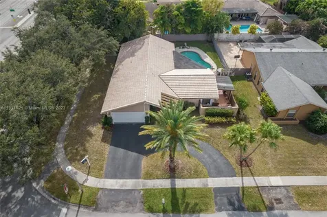 9060 NW 13th Street Plantation FL 33322