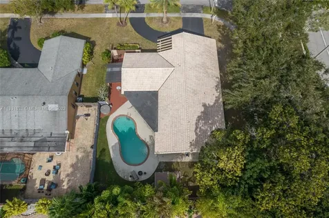 9060 NW 13th Street Plantation FL 33322