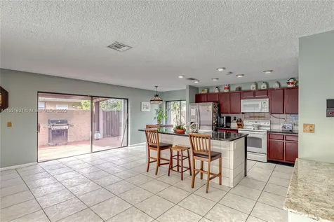9060 NW 13th Street Plantation FL 33322