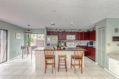 9060 NW 13th Street Plantation FL 33322