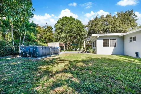 11040 SW 78th Court Pinecrest FL 33156