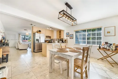 11040 SW 78th Court Pinecrest FL 33156