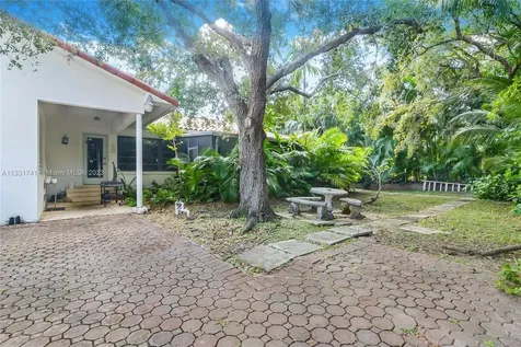 165 Biscay Drive Bal Harbour FL 33154