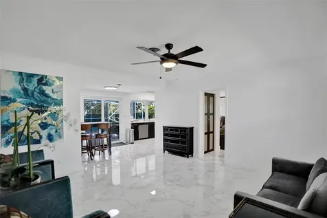 4720 Jefferson Street Hollywood FL 33021