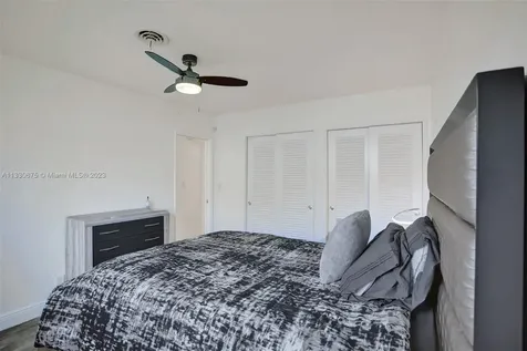 4720 Jefferson Street Hollywood FL 33021