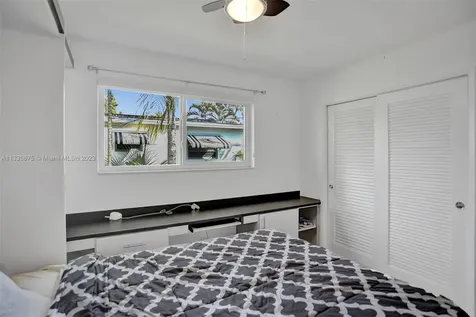 4720 Jefferson Street Hollywood FL 33021