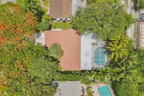 4720 Jefferson Street Hollywood FL 33021