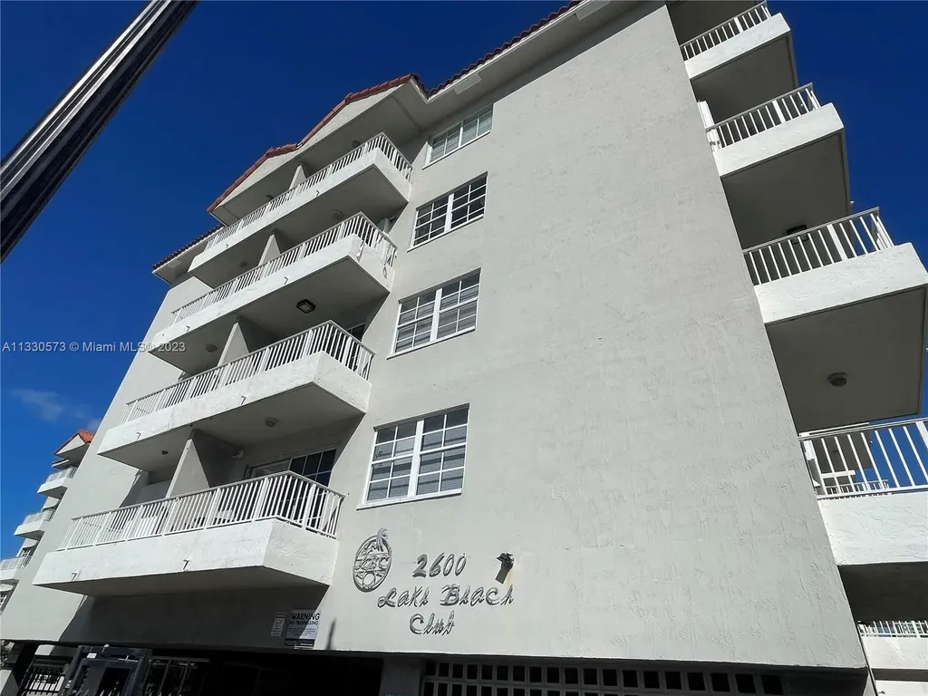 2600 Collins Avenue Miami Beach FL 33140