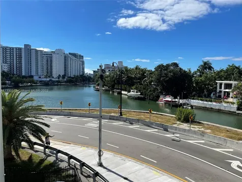 2600 Collins Avenue Miami Beach FL 33140