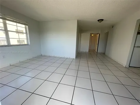 2600 Collins Avenue Miami Beach FL 33140
