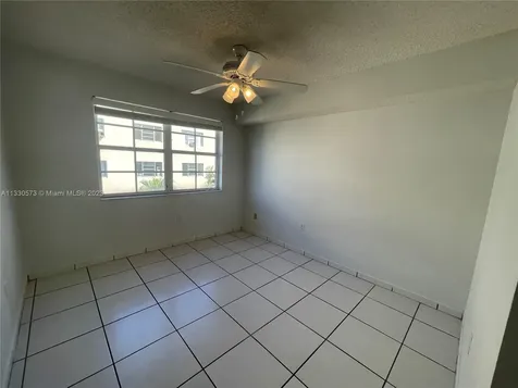 2600 Collins Avenue Miami Beach FL 33140