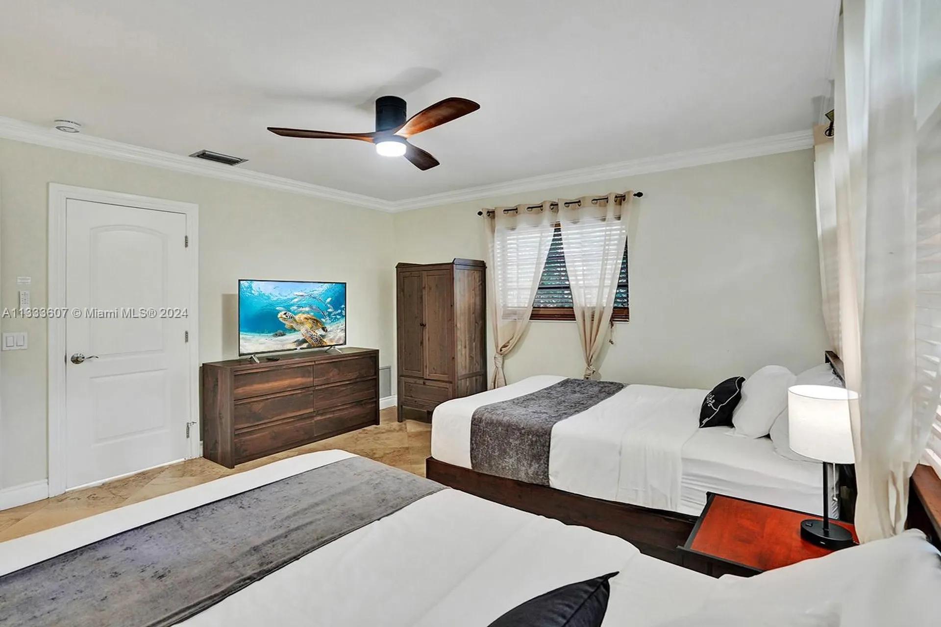 1049 N Southlake Drive Hollywood FL 33019