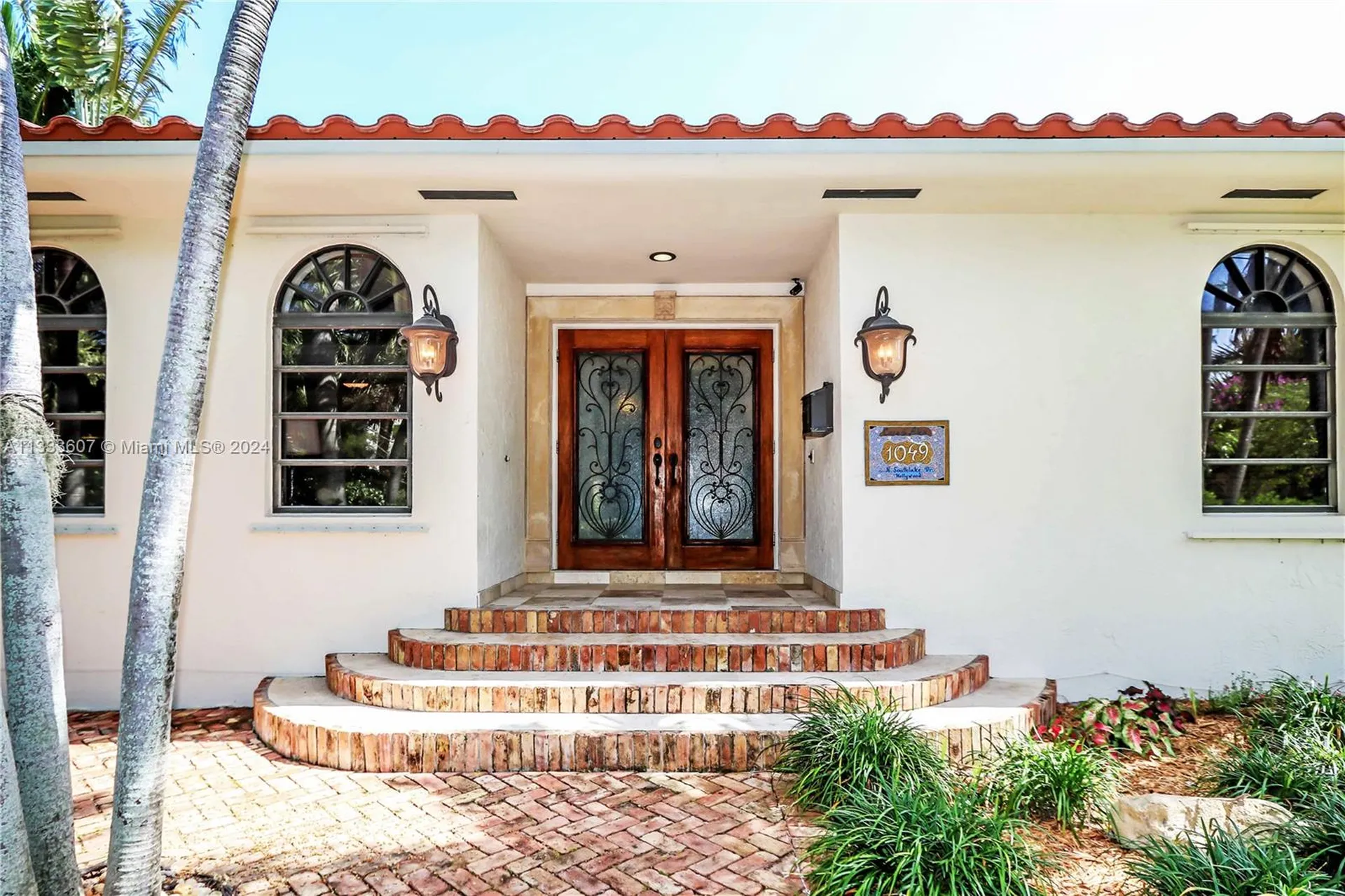 1049 N Southlake Drive Hollywood FL 33019