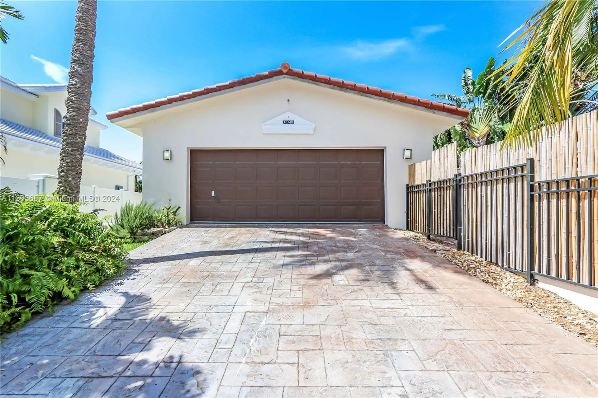 1049 N Southlake Drive Hollywood FL 33019